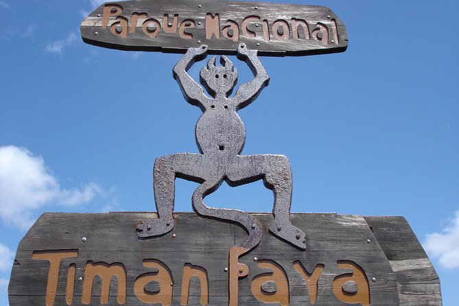 Private Luxury Full Day Timanfaya Tour, Jameos del Agua and Cueva de los Verdes - Tasting Wine at La Geria