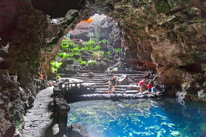 Private Luxury Full Day Timanfaya Tour, Jameos del Agua and Cueva de los Verdes - Pacing and Physical Requirements