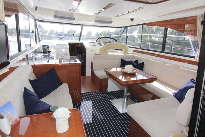 Private Luxury Motor Boat 6 & 8 Hour Full Day Charter - Wildlife Watching: Dolphins, Whales, and Turtles