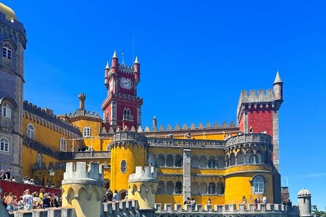 Private Luxury Sintra Full Day skip-line Tour Discover Wonderland - Exploring Pena Palace and the Romantic Mountain Views