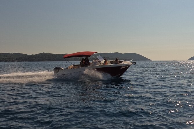Private luxury speedboat tour-Islands, caves, beaches, snorkeling - Starting Point and Overall Logistics