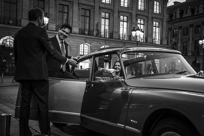 Private luxury tour of Bordeaux in a magnificent Citroen DS - 2 hours - Discover Bordeaux in a Luxurious Citroen DS Limousine