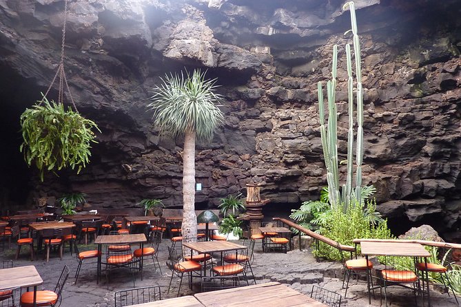 Private luxury Tour of Jameos del Agua and Cueva de los Verdes in Lanzarote - The Volcanic Wonder of Cueva de los Verdes