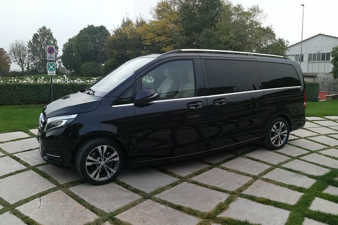 Private Luxury transfer from Como Lake to Venice (or viceversa) - Experienced, Friendly, and Communicative Drivers