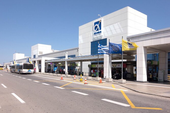 Private Luxury Transfer from Piraeus Port to Athens Airport - Why Choose a Private Transfer Over Taxis or Public Transport