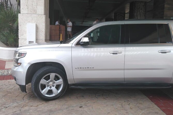 Private luxury transportation from CUN Airport to Puerto Morelos - The Cost-Effective Choice with Group Discounts