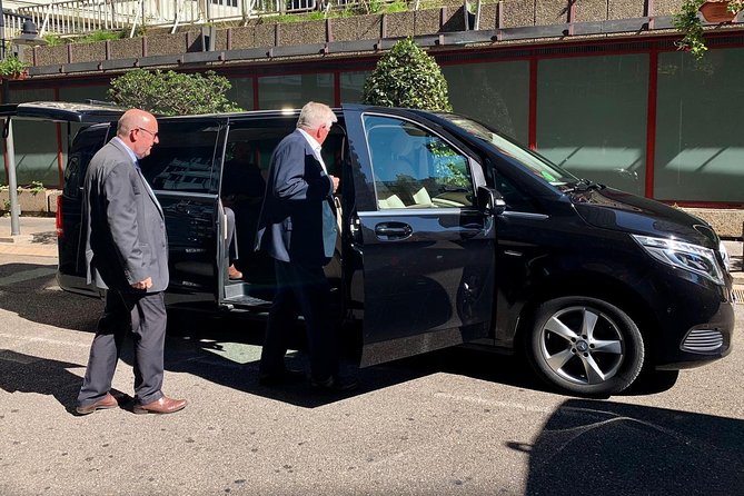 Private Luxury Van from Heathrow Airport LHR to Central London - Managing Delays and Cancellations