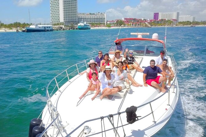 Private Luxury Yacht 55FT Rental in Cancun - Crew and Service Quality
