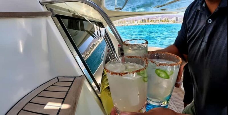 Private Luxury Yacht Chica 55' VIP All Inclusive + Jet Ski - Key Points