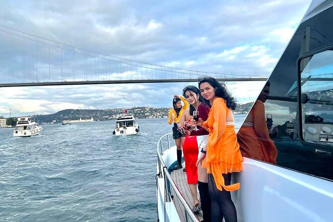 Private Luxury Yacht Cruise in Istanbul Bosphorus - Visiting the Iconic Galata Tower