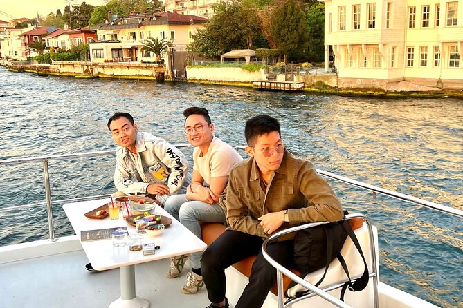 Private Luxury Yacht Cruise in Istanbul Bosphorus - Beylerbeyi Palace: An Elegant Summer Residence