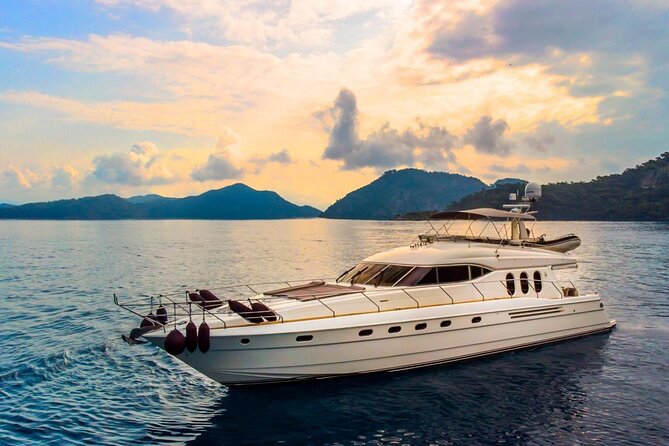 Private Luxury Yacht Cruise on Bosphorus - The Luxury Yacht: A Comfortable and Stylish Vessel