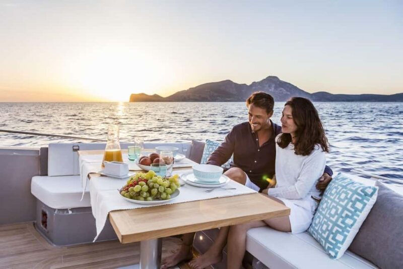 Private Luxury Yacht Tour in Lisbon with Local Guide - What’s Included: Drinks, Guidance, and Privacy