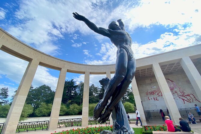 Private M.St.-Michel D-Day Omaha Pointe du Hoc American Cemetery - Lunch Break and Travel to Mont Saint-Michel