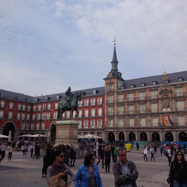 Private Madrid Highlights Walking Tour - Key Points
