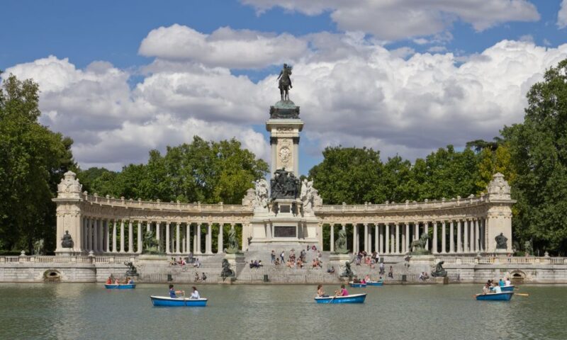 Private Madrid Highlights Walking Tour - Discovering Cibeles Fountain and the Neo-Classical Squares