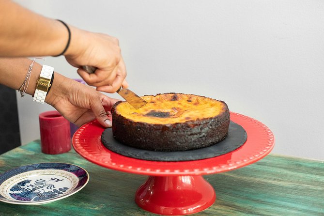 Private Market Tour and Portuguese-Goan Cooking Class with Paula - The Home Kitchen Setting and Cooking Atmosphere