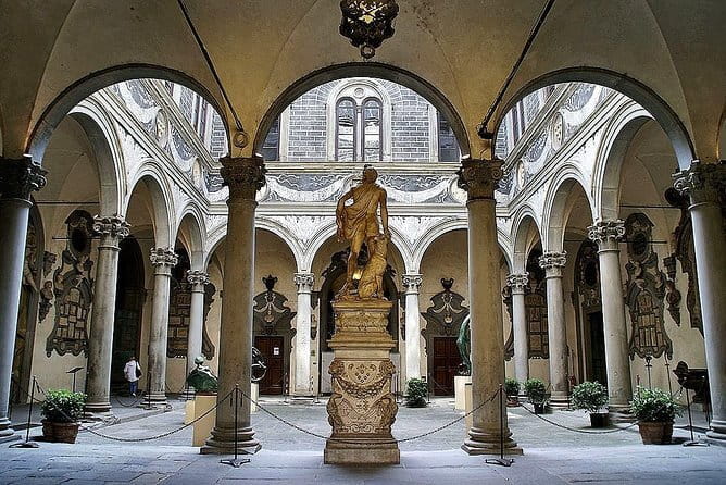 Private Medici Walking Tour  Discover Florences Royal Past - Exploring San Lorenzo and Its Renaissance Rebirth