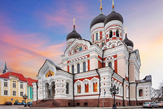 Private Medieval Tallinn Tour with Kadriorg-Pirita Seashore - Key Points