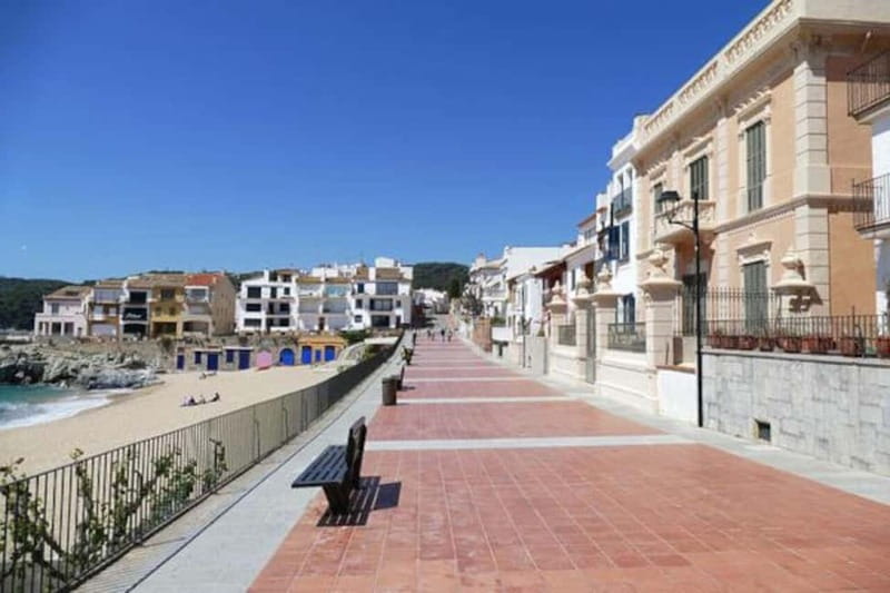 Private Medieval Villages Tour & Dinner at Sea - The Underwater Adventure: Exploring Sunken Ships and Marine Life