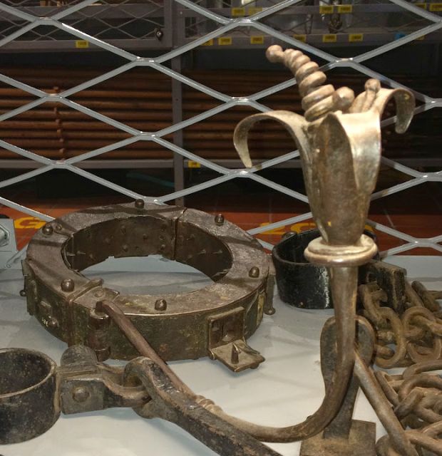 Private Medieval Walk in the Historic Centre of Lucerne - The Ritterscher Palace and Medieval Stories