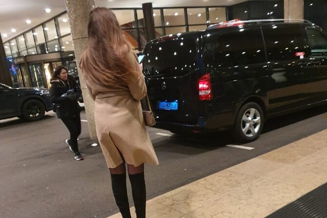 Private Minivan transfer to Rotterdam - Comfortable, Clean Vehicles with Ample Space for Luggage