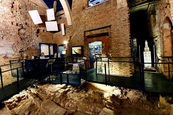 Private Modena old town walking tour - Practicalities: Meeting Point, Timing, and Group Size