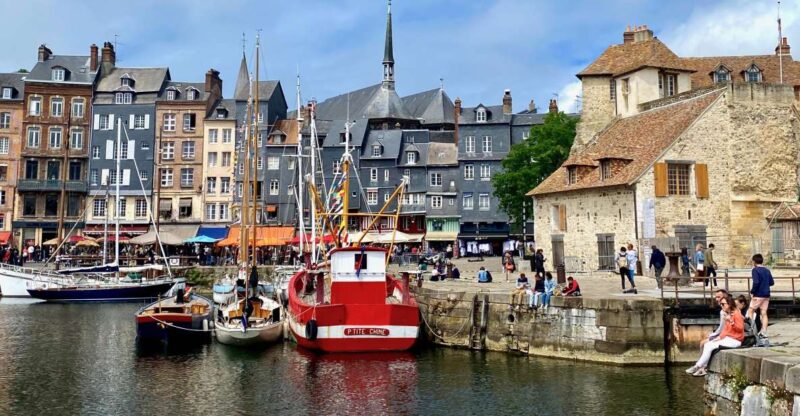 Private Mont Saint-Michel, Honfleur Trip by Mercedes - Discover Normandy’s Highlights in a Private Day Trip
