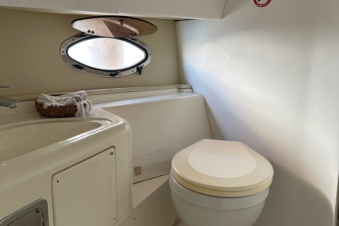 Private Motoryacht Cruise in Bodrum with Lunch - Onboard Amenities and Comfort Features