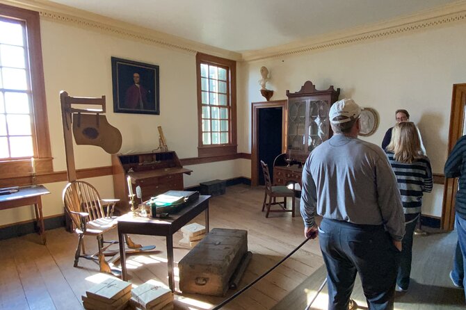 Private Mount Vernon Tour for up to 10 Guests - Visiting the Slave Quarters and Memorial