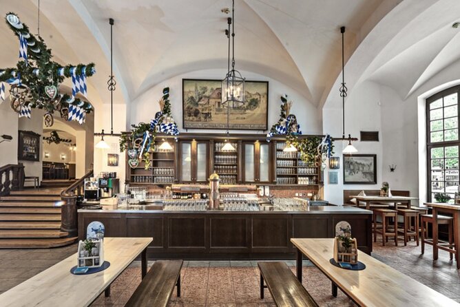 Private Munich Beer Brewery-Tour, 3-Course-Menu and Free Beer - Beer Hall Experience at Löwenbräukeller