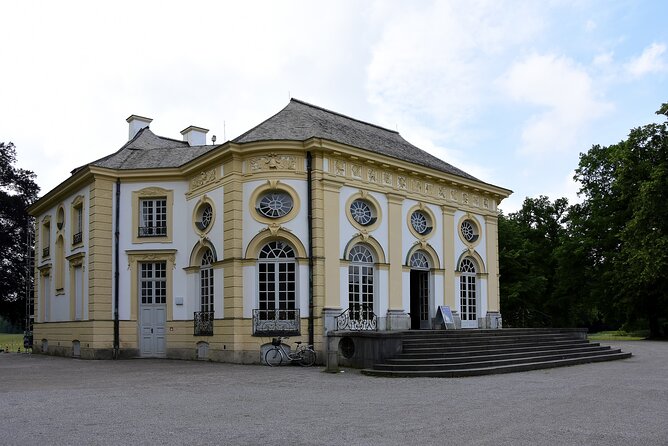 Private Munich Old Town and Nymphenburg Castle with Meal - Explore Munich’s Old Town with a Personal Guide and Cultural Highlights