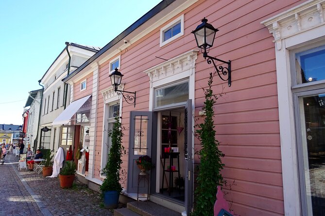 Private National Park and Porvoo Old Town tour from Helsinki - Key Points