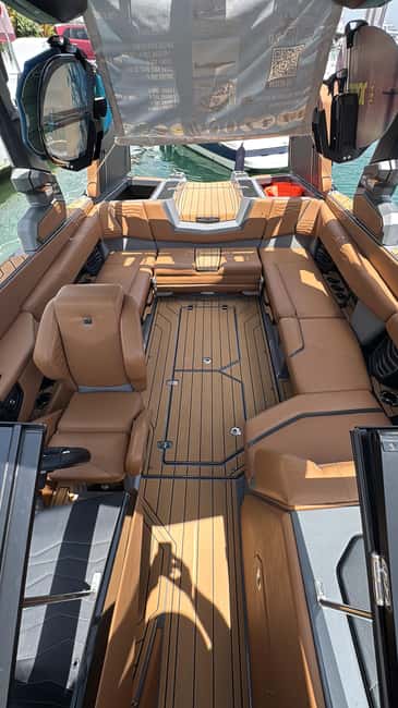 Private Nautique G23 Boat Experience in Puerto Banús - Exploring the Nautique G23: A Luxury Watercraft