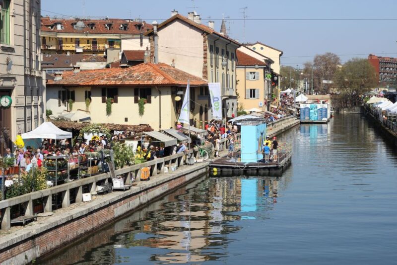 Private Navigli Walking Tour - Private tour - The Atmosphere and Modern Vibe of the Navigli District