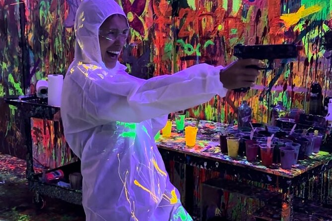 Private Neon Light Shooting and Spinning Art Class in LA - A Unique Neon Art Experience in Los Angeles for Creative Enthusiasts