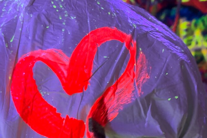 Private Neon Light Shooting and Spinning Art Class in LA - Key Points