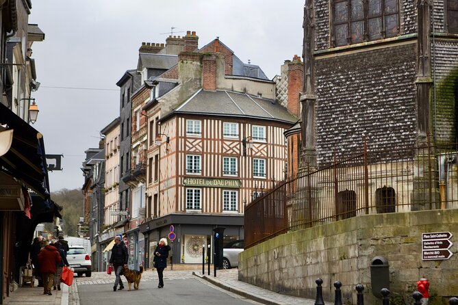 Private Normandy Rouen, Honfleur, Etretat Day trip from Paris - Scenic Walk and Breath-Taking Cliffs at Etretat