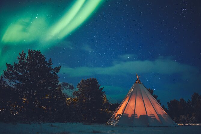 Private Northern Lights Experience - Cultural Stories and Folklore Around the Fire