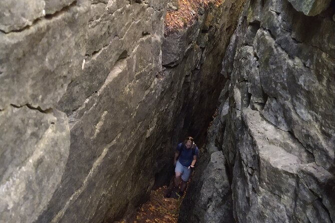 Private Nottawasaga Bluffs Caves Hiking Tour,Collingwood/Creemore - Comparing Nottawasaga Bluffs to Singhampton Caves