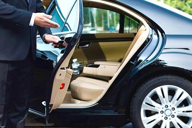 Private One-way Airport Transfer (London Gatwick To London) - What’s Not Included: Child & Booster Seats