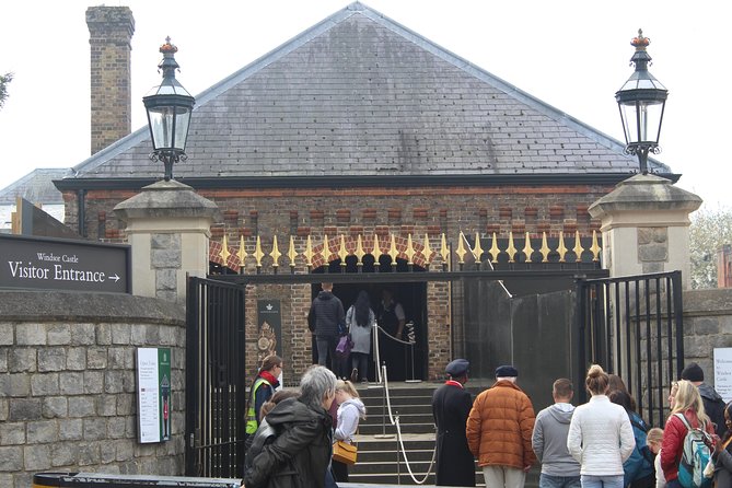 Private One Way or Round Trip Transfer : London to Windsor Castle or LEGOLAND - Booking, Confirmation, and Cancellation Policies