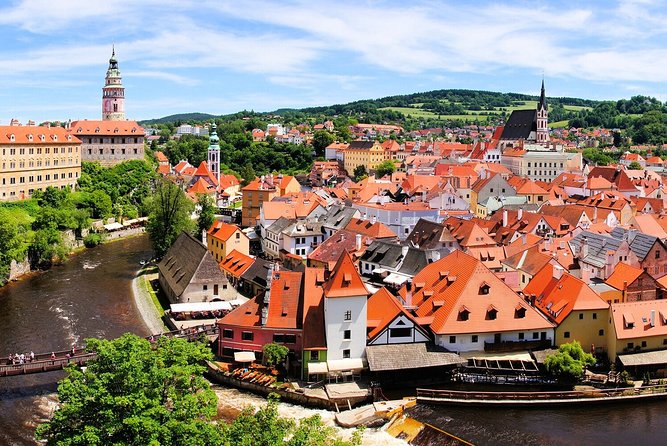 Private One-Way Sightseeing Trip From Vilshofen to Prague Via Cesky Krumlov - Flexible free time in Cesky Krumlov