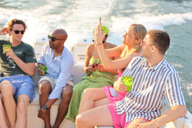 Private Open Bar Tour with Luxury Boat on Lake Como 2H 4H - Swimming and Relaxing in Style