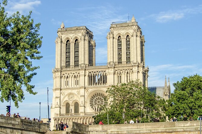 Private Paris City Tour and shopping in La Vallée Village - Logistics and Practical Details