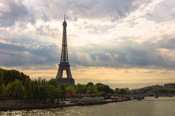 Private Paris Walking Tour with Tour Guide - Iconic First Stop: Eiffel Tower Park Paris Arkansas