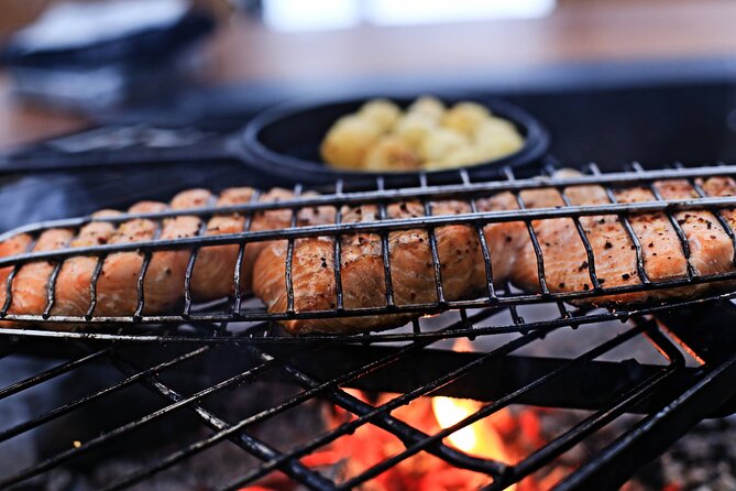 PRIVATE Party dinner in a Glass Igloo Under Northern Lights - The Quality of Food and Beverage Service