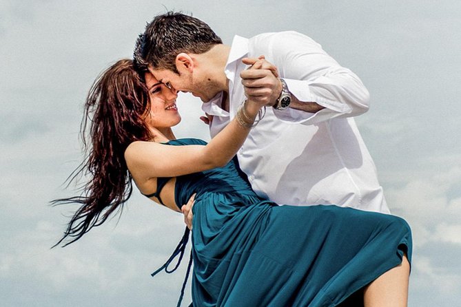 Private Photo Session with a Local Photographer in Cancún - The Expertise of Local Photographers in Cancun