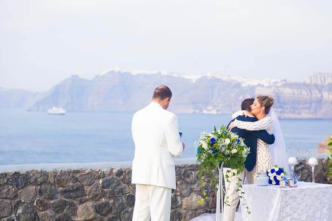 Private Photo Session with a Local Photographer in Santorini - Practical Details: Booking, Availability, and Accessibility