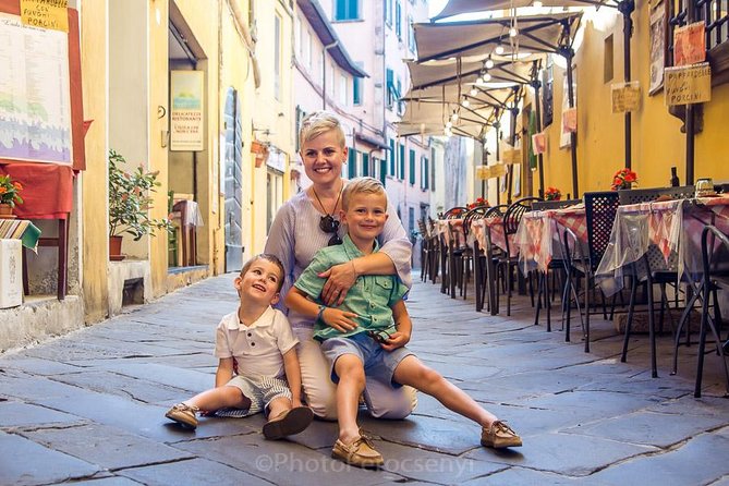 Private Photo Shoot in Lucca - The Professional Photographer Eva’s Role